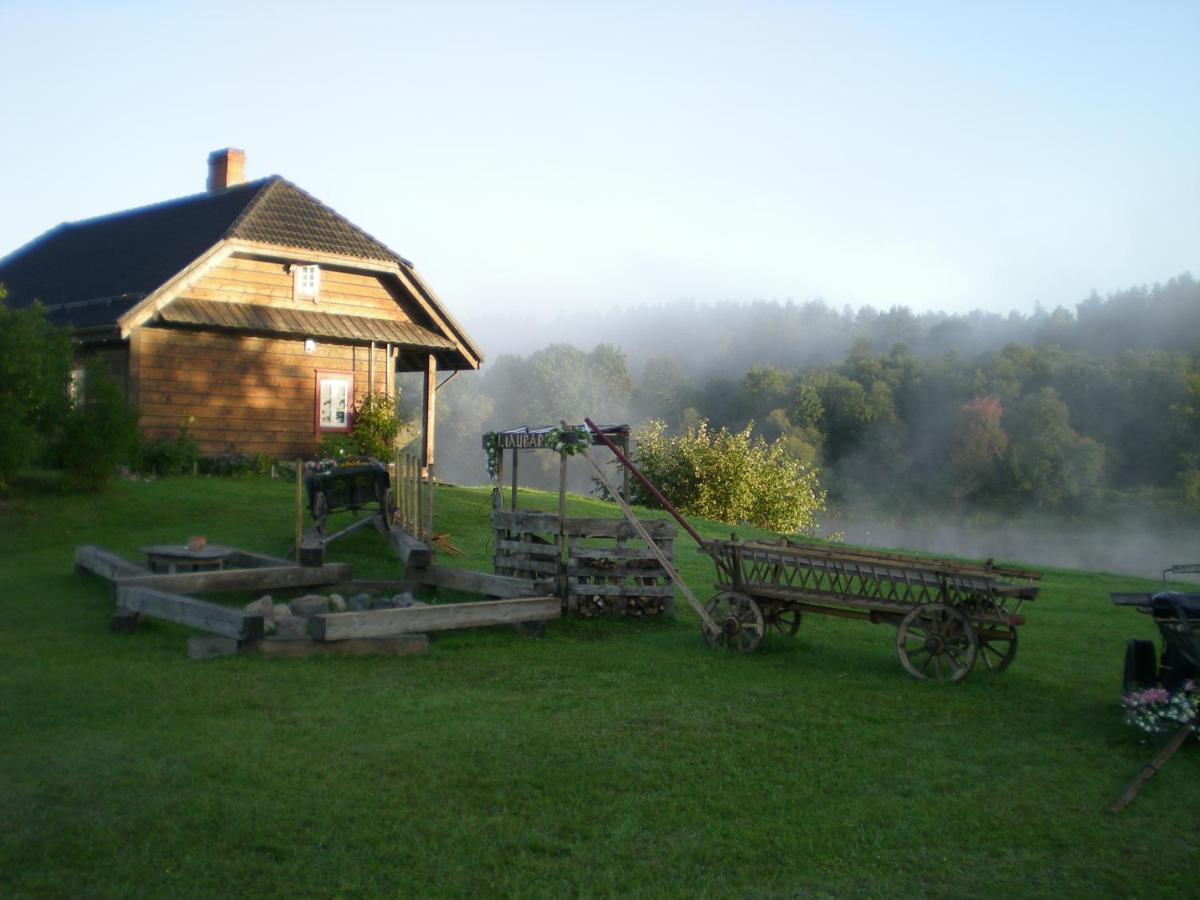 Senosios Geguzines Ukis Guest House ภายนอก รูปภาพ