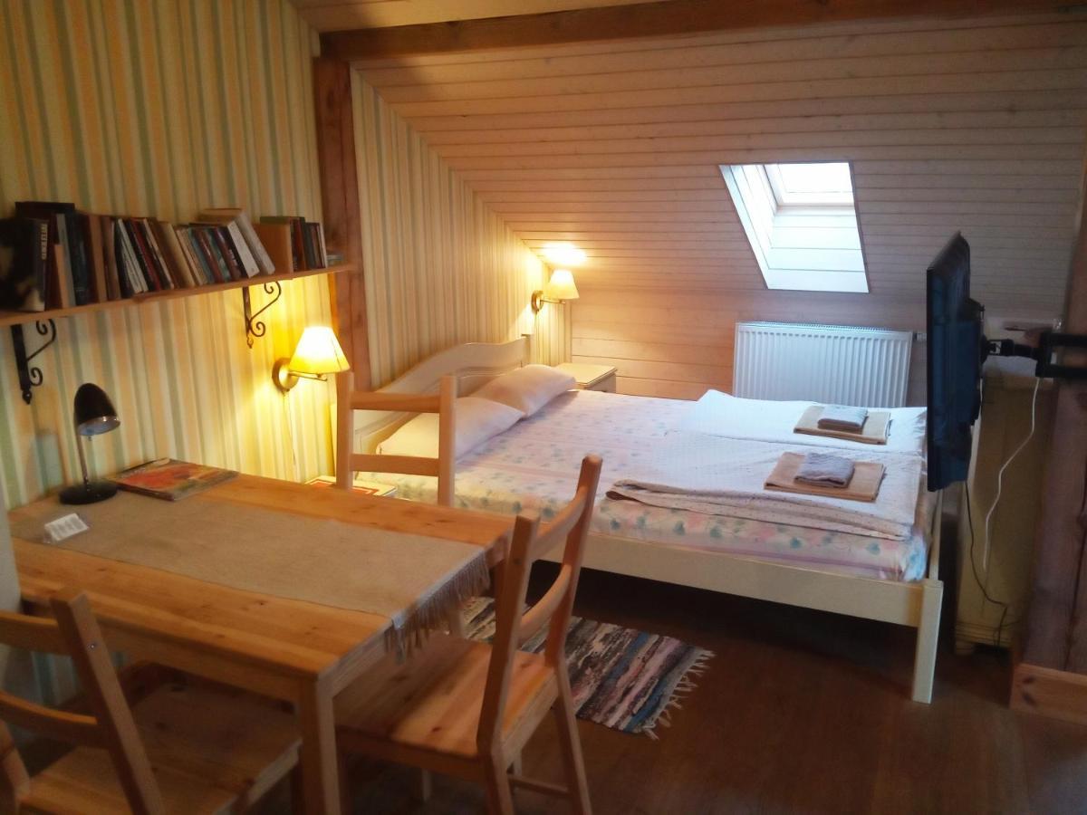 Senosios Geguzines Ukis Guest House ภายนอก รูปภาพ